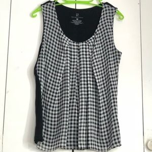 NY&C Black and white checked sleeveless top